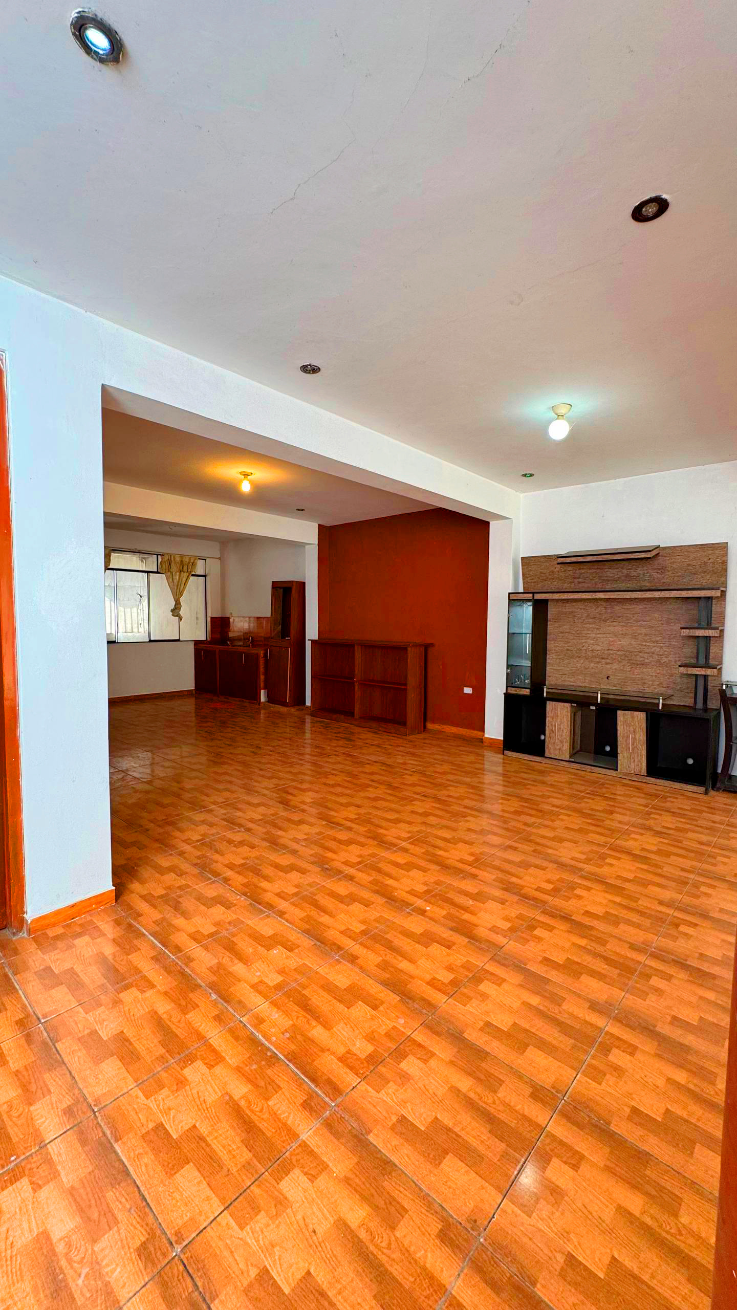 SE VENDE CASA A PRECIO DE TERRENO EN COLLIQUE 4TA ZONA, COMAS