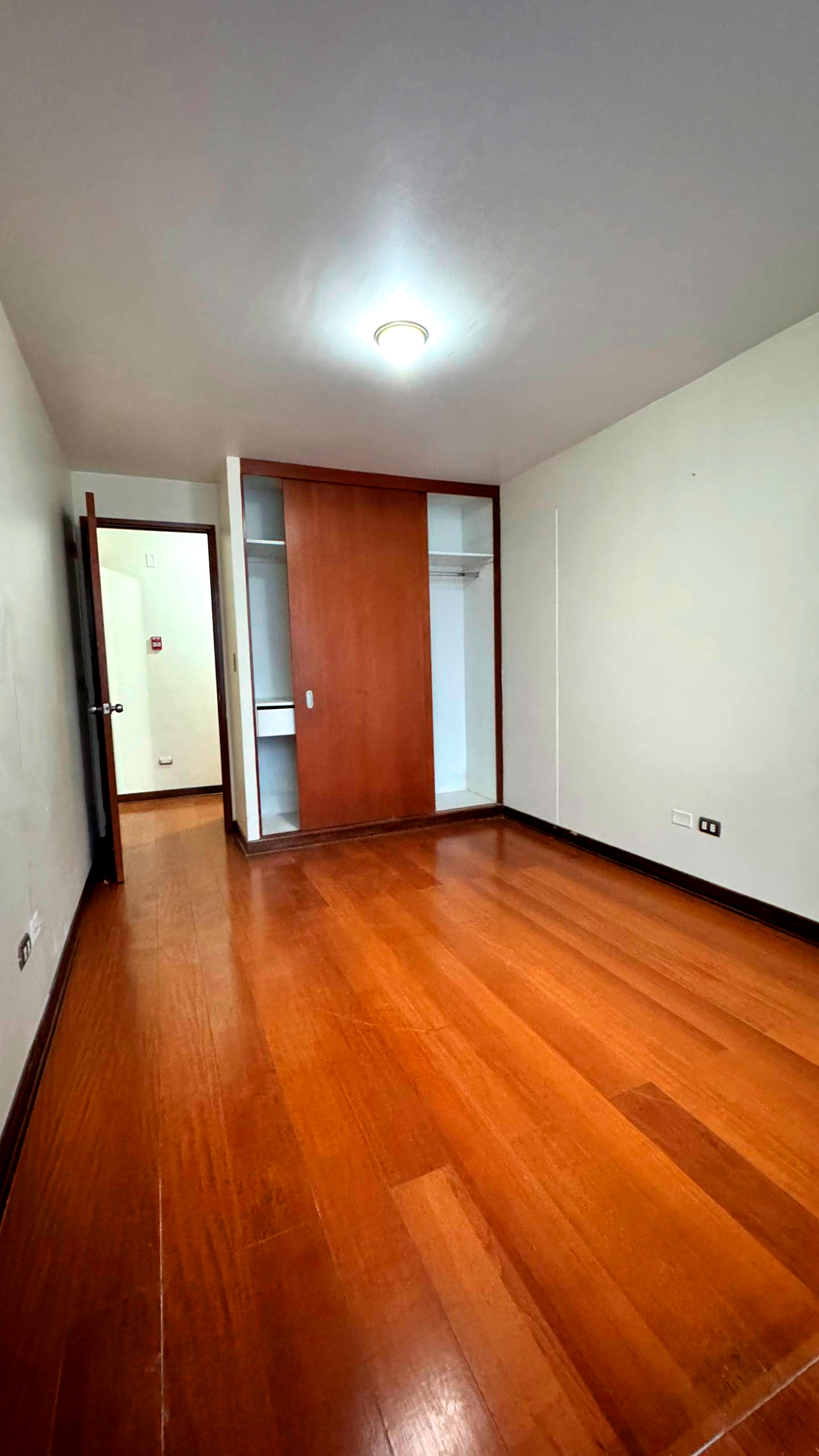 SE ALQUILA DEPARTAMENTO EN EDIFICIO FRENTE A LA JAVIER PRADO OESTE, SAN ISIDRO