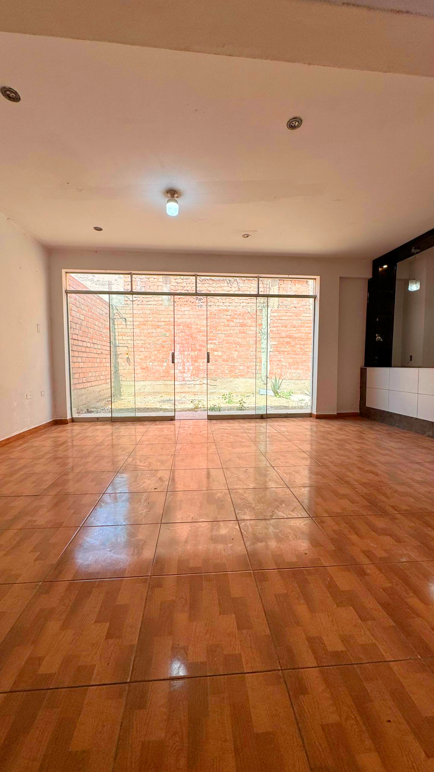 SE VENDE CASA A PRECIO DE TERRENO EN COLLIQUE 4TA ZONA, COMAS