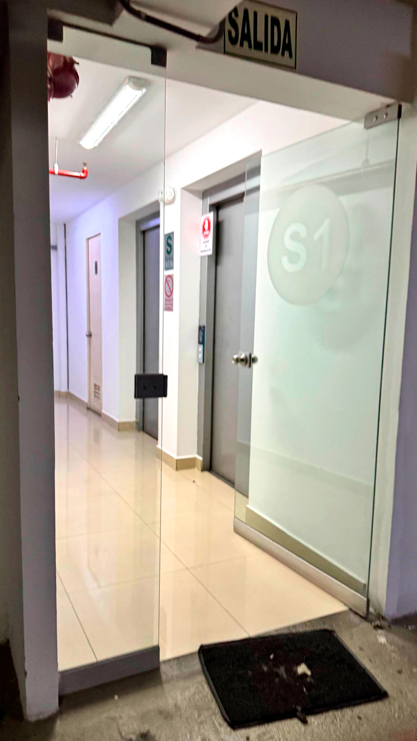 SE ALQUILA DEPARTAMENTO EN EDIFICIO FRENTE A LA JAVIER PRADO OESTE, SAN ISIDRO