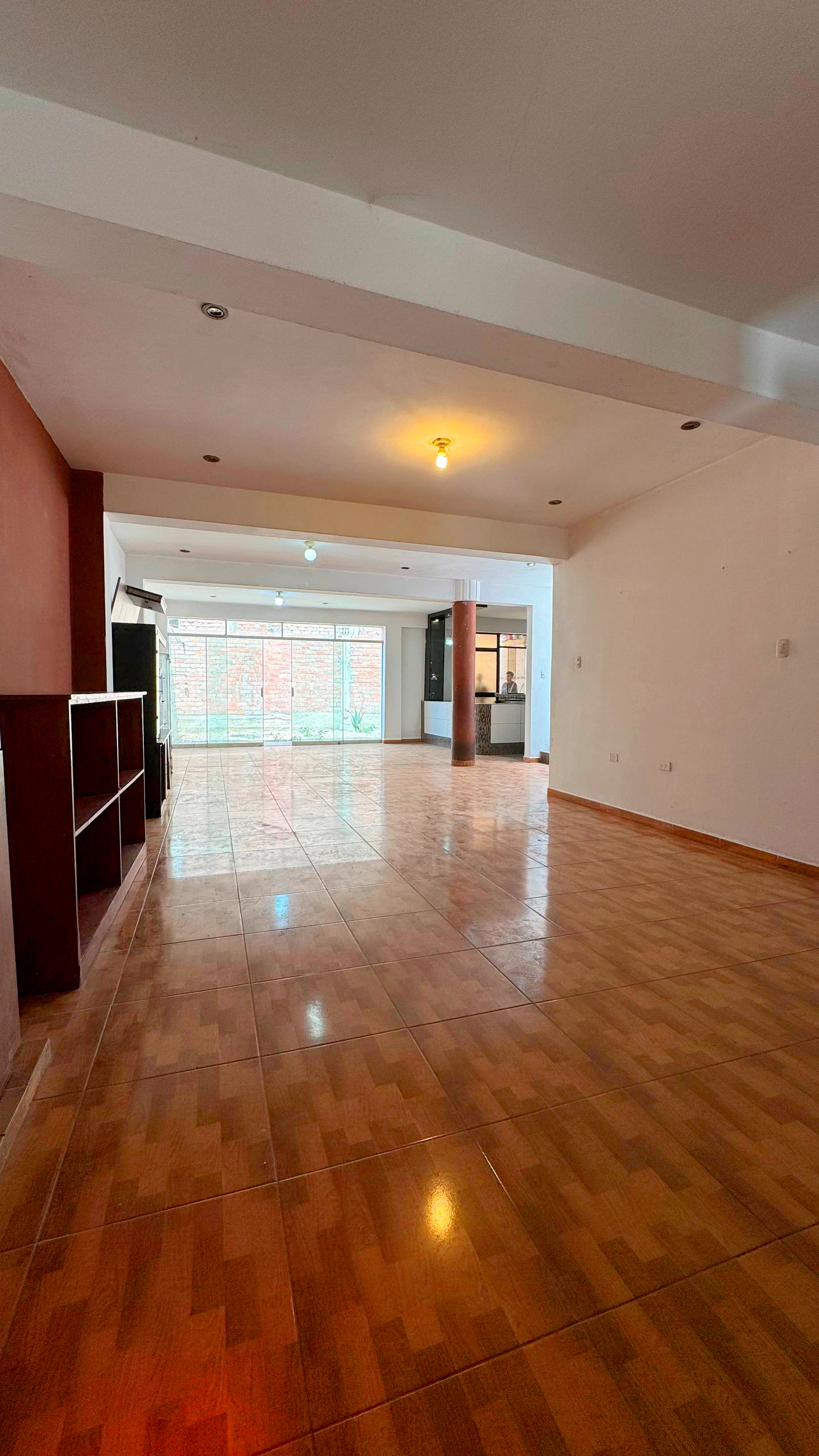 SE VENDE CASA A PRECIO DE TERRENO EN COLLIQUE 4TA ZONA, COMAS