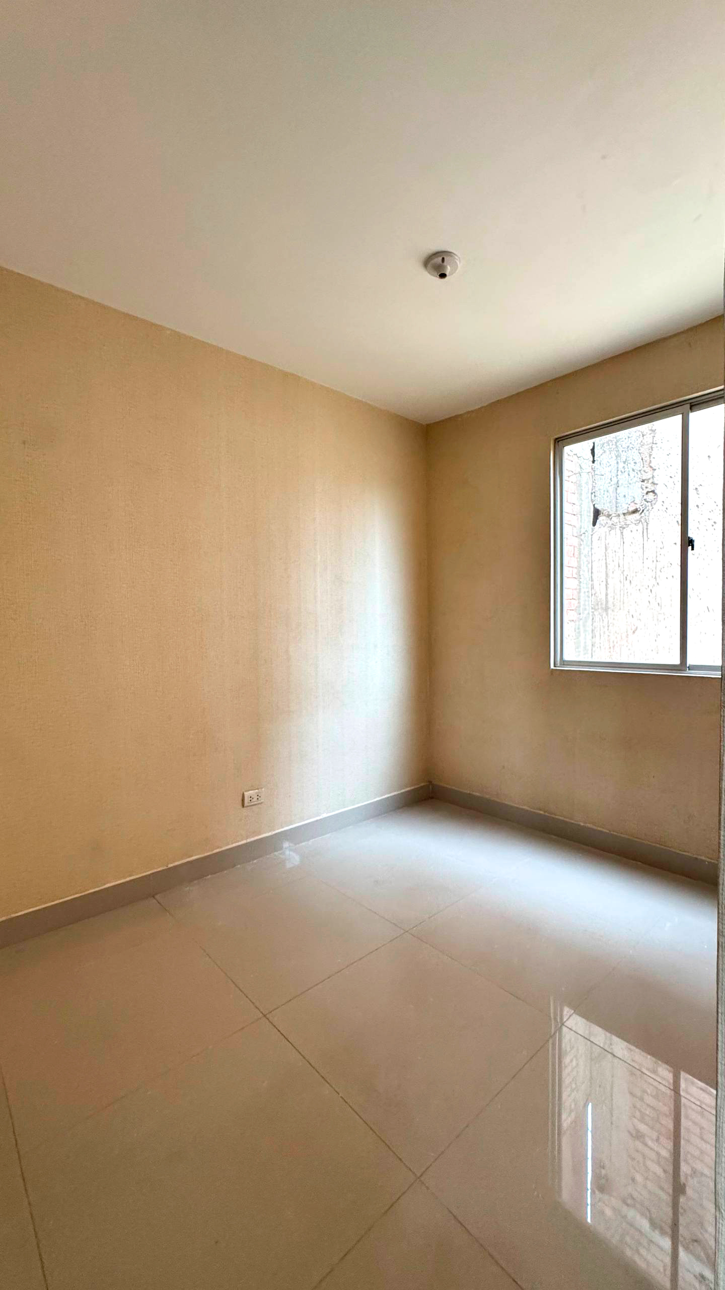SE ALQUILA CASA DE 2 PISOS EN VILLA CLUB 4, CARABAYLLO