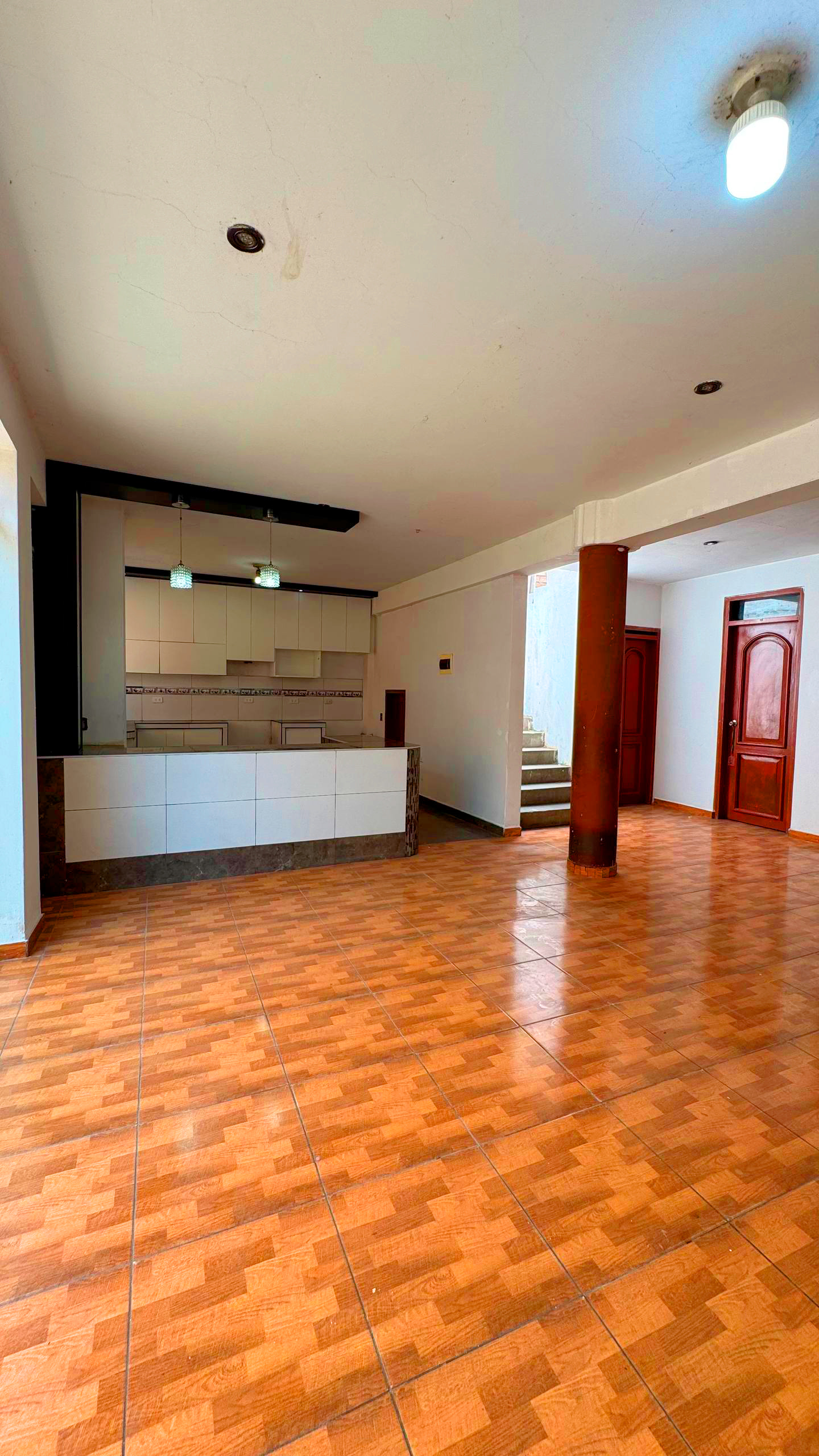 SE VENDE CASA A PRECIO DE TERRENO EN COLLIQUE 4TA ZONA, COMAS