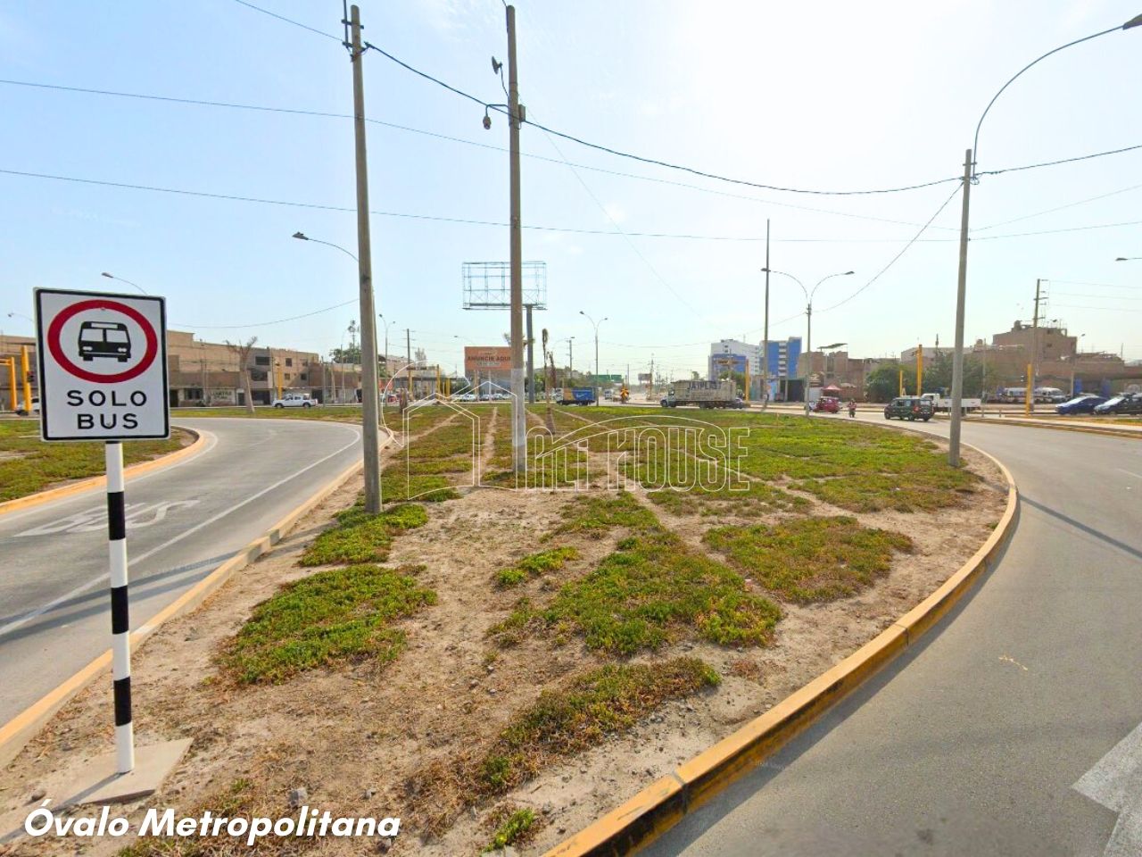 SE ALQUILA LOCAL COMERCIAL EN ESQUINA EN COMAS