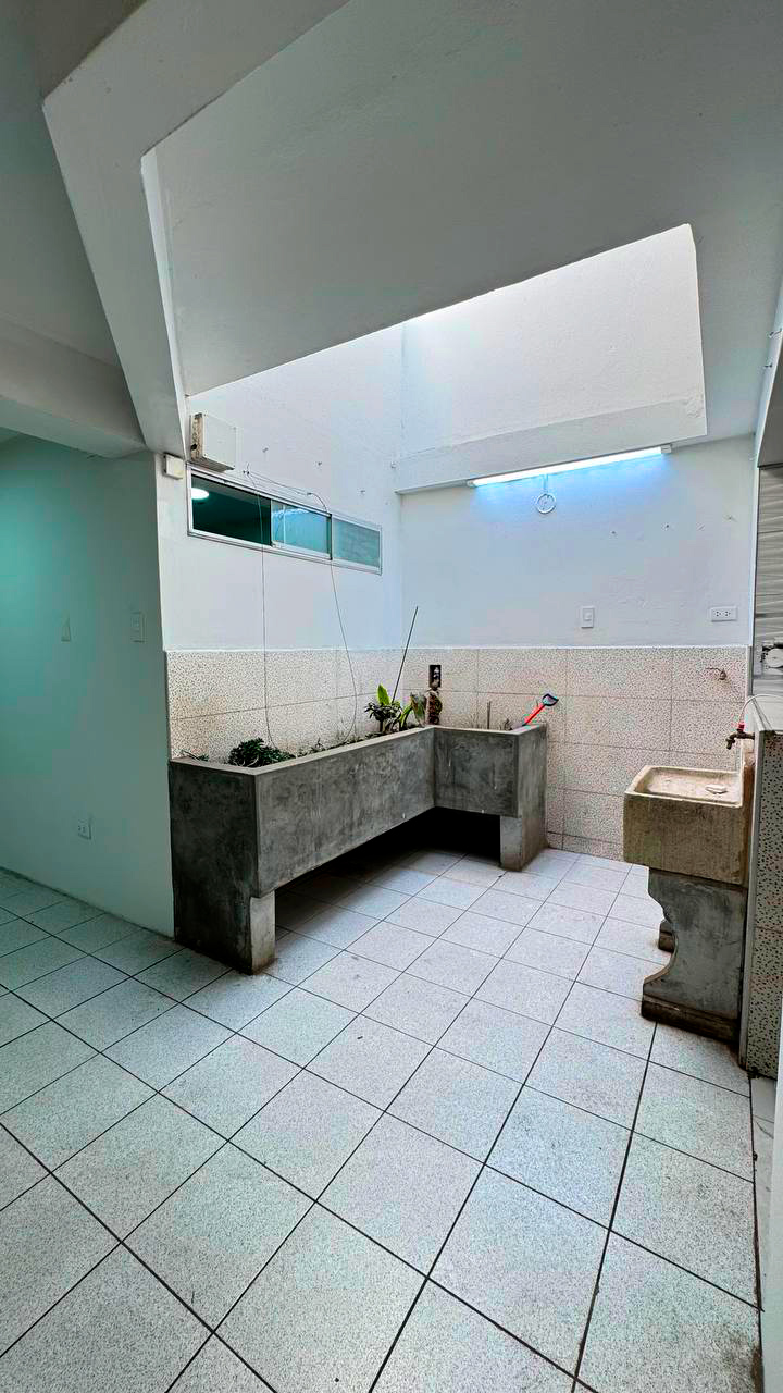 SE ALQUILA DEPARTAMENTO EN SEGUNDO PISO EN AV. CANTO GRANDE, SJL